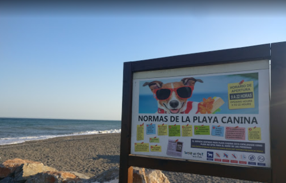 Playa canina de Torre del Mar en Vélez-Málaga